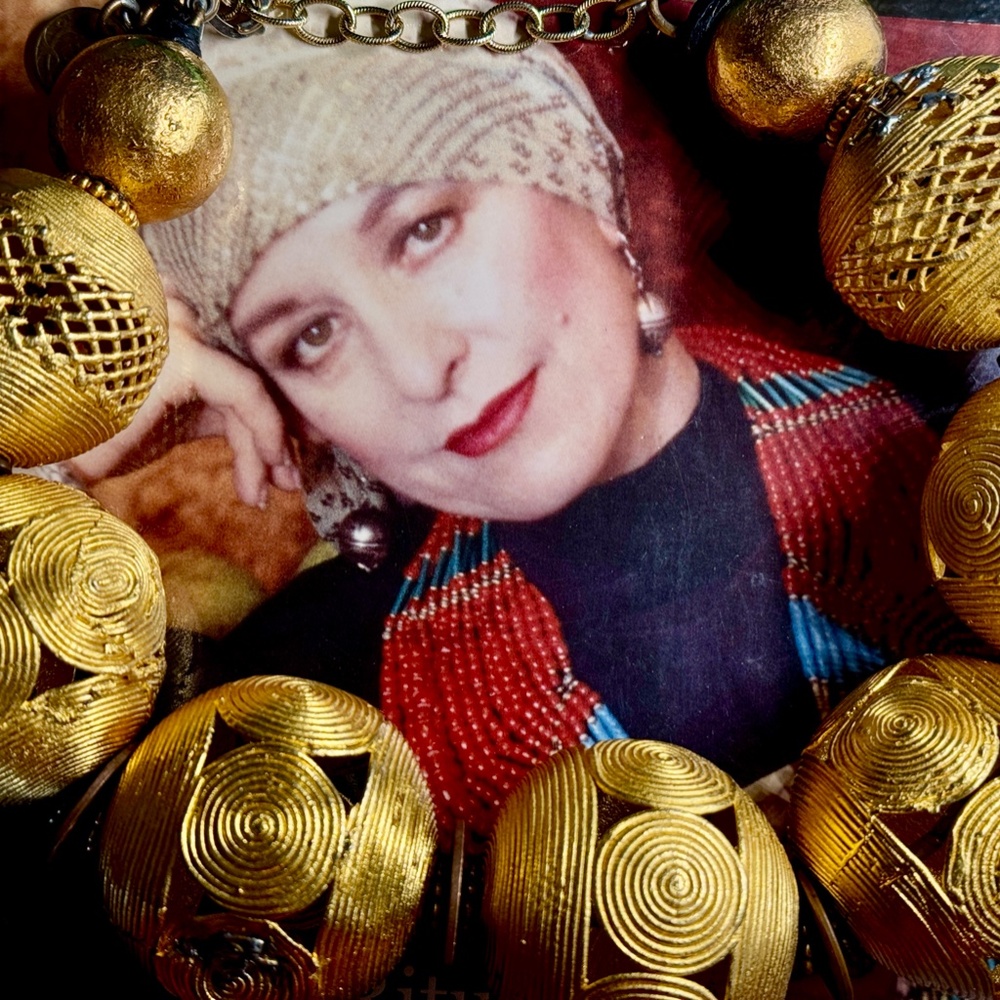 Exquisite Vintage Masha Archer 24K GOLD HUGE Rounds from Cameroon's Baoule Tribe - Picture 4 of 16
